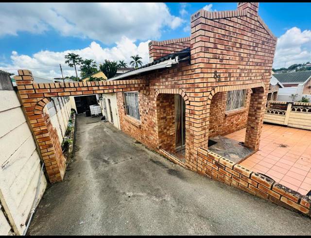 4 BEDROOM HOUSE FOR SALE IN NEWLANDS WEST